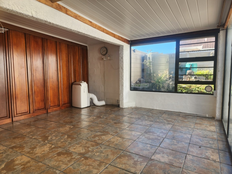 3 Bedroom Property for Sale in Kleinkrantz Western Cape